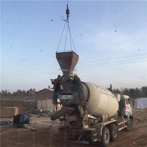 定南县“精准瞄准”—— 吊车的 “定位导航” 技术